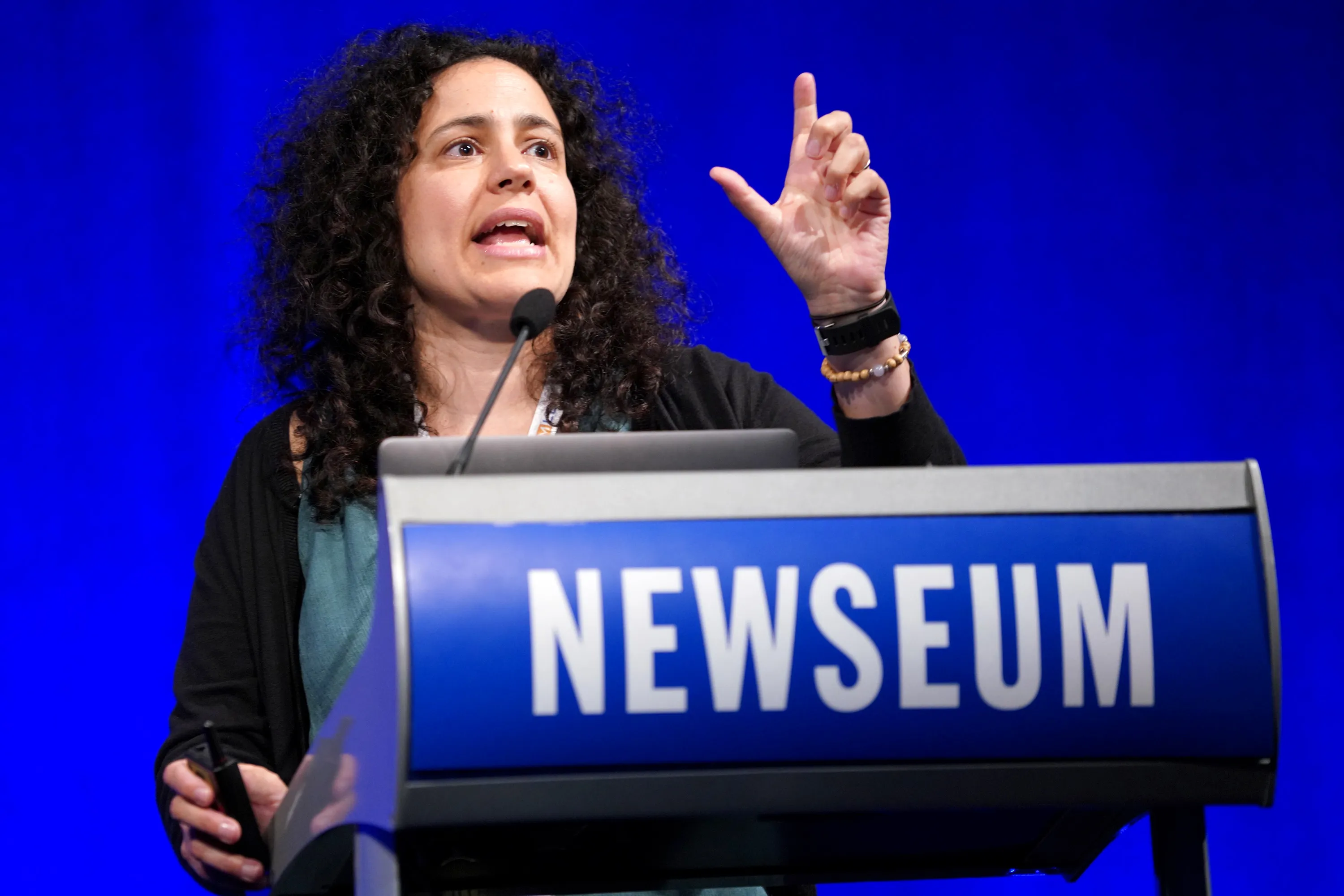 Michelle presenting at Newseum
